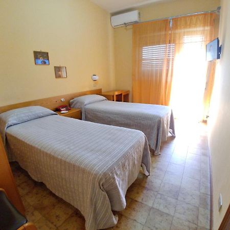 Hotel Il Dollaro Вила Сан Джовани Екстериор снимка